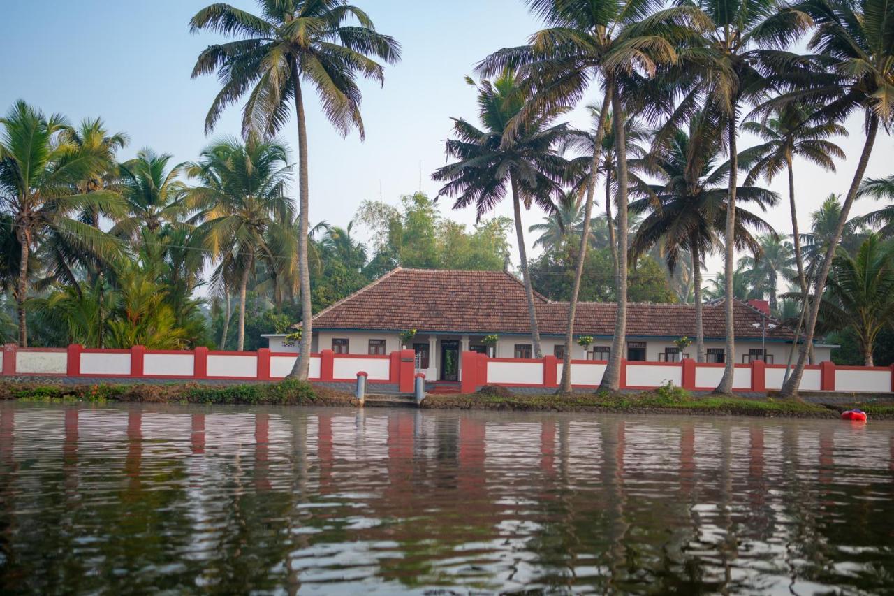 Kuttanad Kayak Club By Lexstays Holiday home *